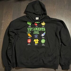 VETEMENTS RARE Black Vegan Edition Logo Oversized Hoodie size Large HTF